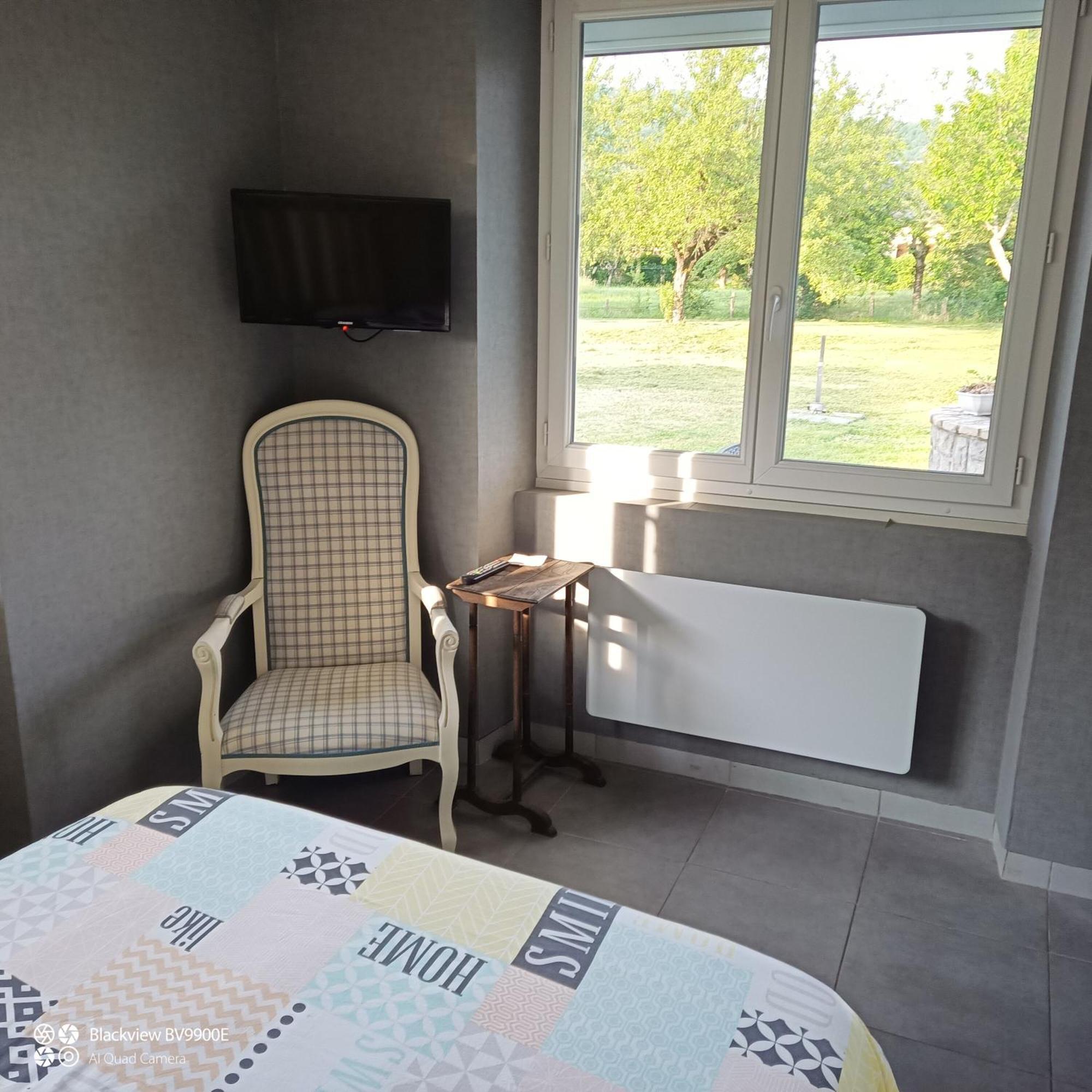 La Clematite D'Olt Apartamento Saint-Côme-dʼOlt Exterior foto