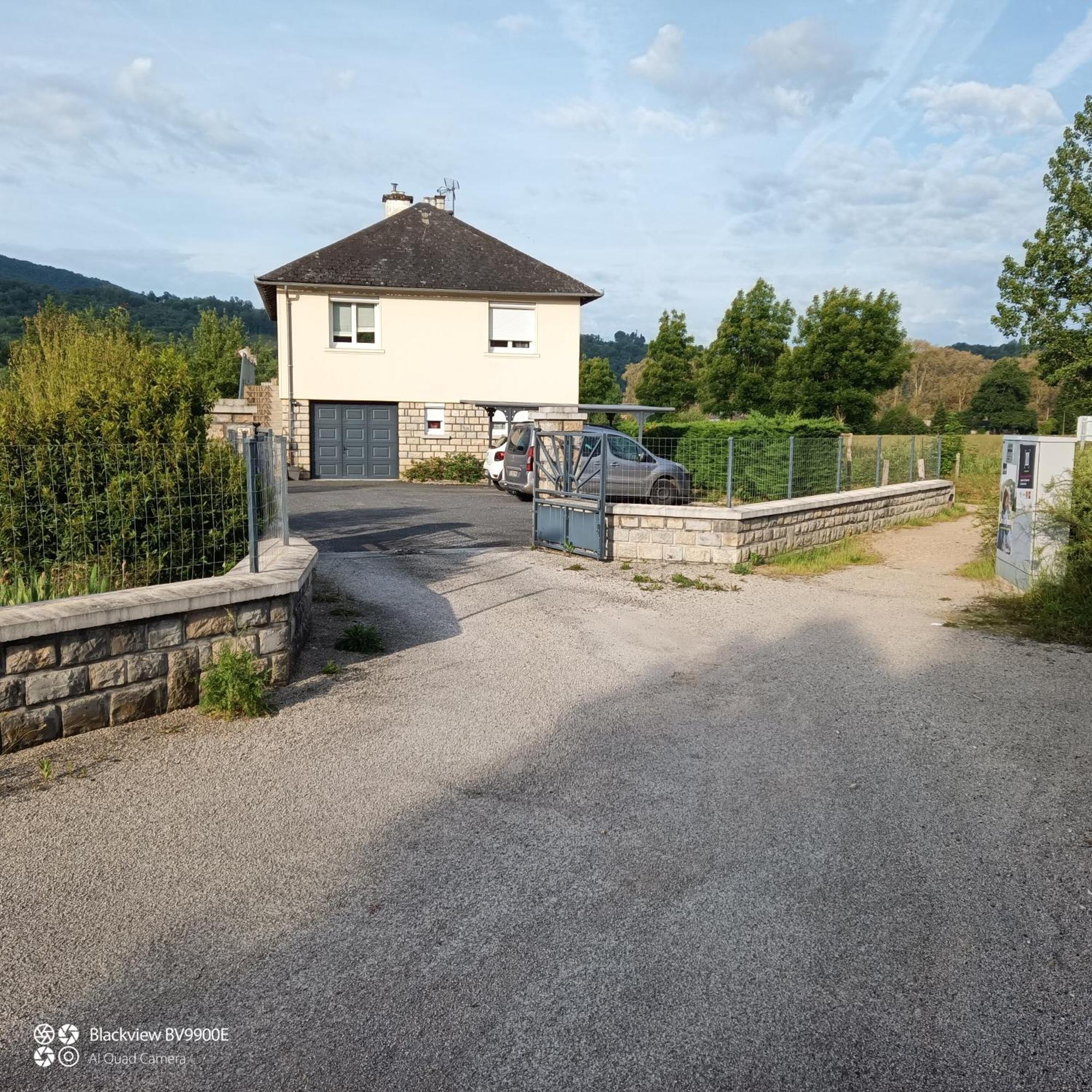La Clematite D'Olt Apartamento Saint-Côme-dʼOlt Exterior foto